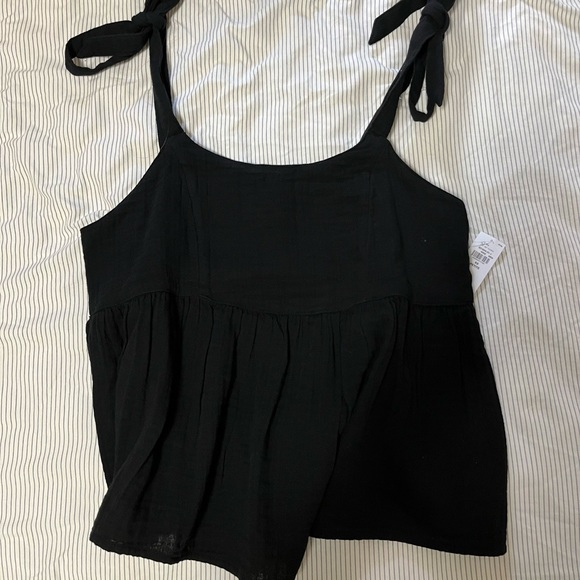 Tie-Shoulder Waist-Defined Swing Cami Blouse - Picture 6 of 7